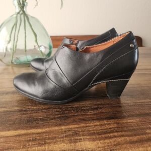 Pikolinos Siena Slip On Black leather shoe. 41 8